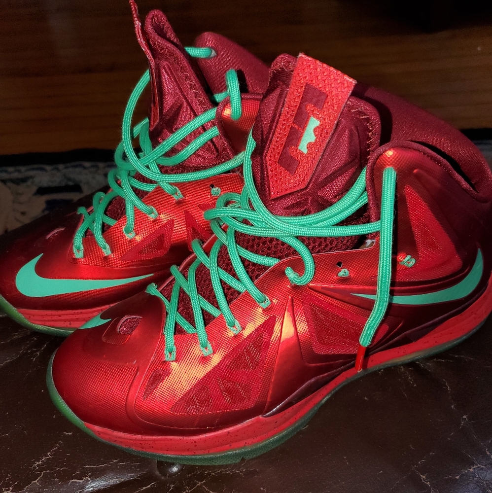 Nike Basketball Christmas Lebron 10's